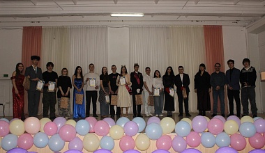 Мероприятие для учащихся 9-10 классов, посвященное 23 февраля и 8 марта — «Король и Королева Лицея» Мероприятие для учащихся 9-10 классов, посвященное 23 февраля и 8 марта — «Король и Королева Лицея»